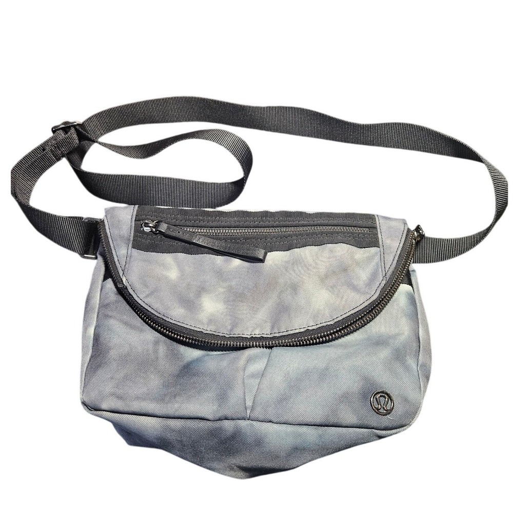Lululemon Festival Bag Adjustable Strap Athletic Crossbody Bag Grey Tie Dye RARE